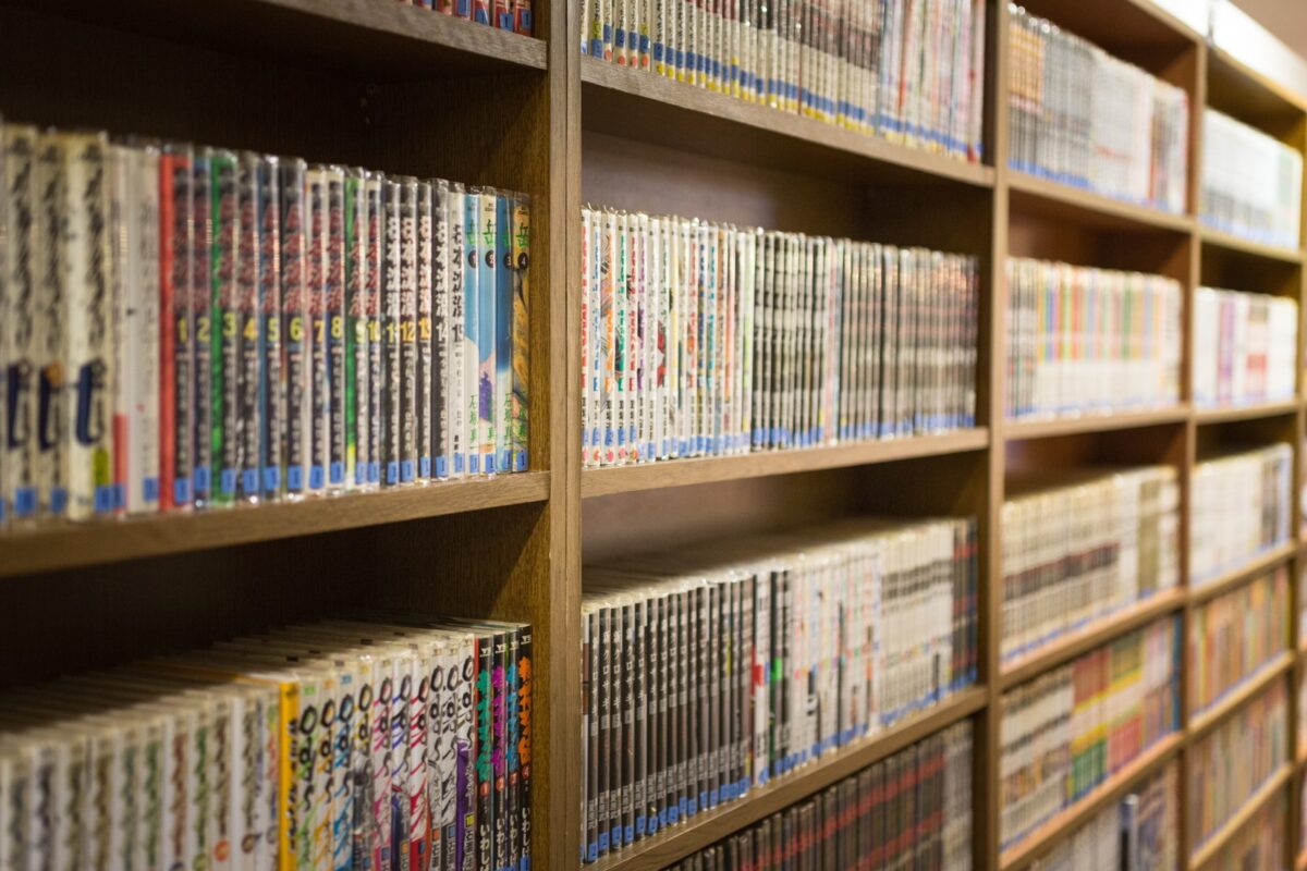 many manga.